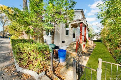 8-8 Soundview Terrace, New York, NY, 10465 | Card Image