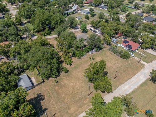 307 S Austin St, Holland, TX, 76534-3033 | Card Image