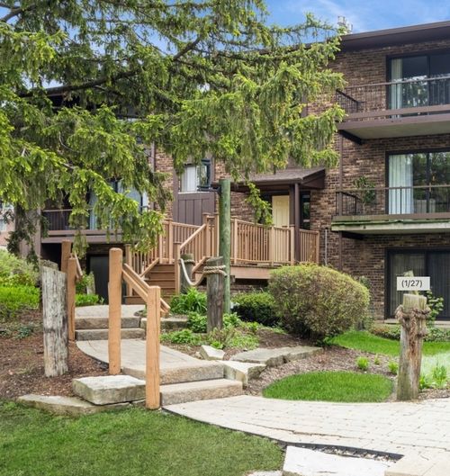 apt-101-61 Pier Dr, Westmont, IL, 60559-3234 | Card Image