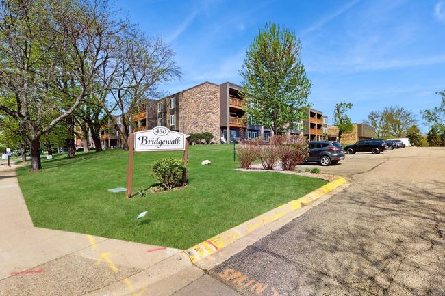 Residents have underground parking | Image 27