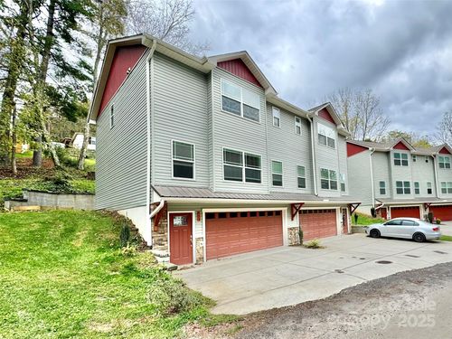 256 Liner Cove Rd, Waynesville, NC, 28786-2733 | Card Image