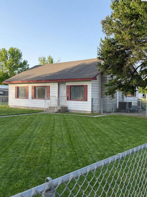 205902 E Schuster Rd, Kennewick, WA, 99337-6645 | Card Image
