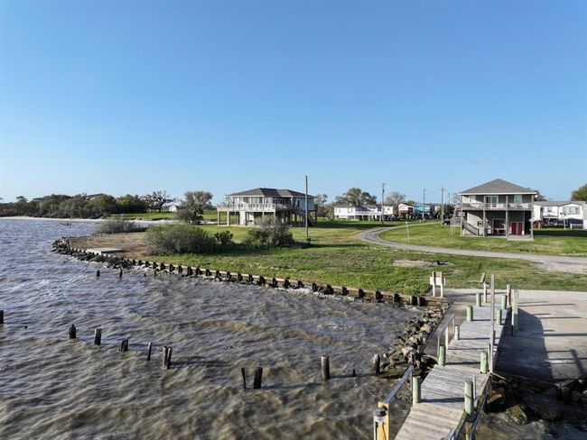 126 Linda St, House other with 4 bedrooms, 3 bathrooms and null parking in Anahuac TX | Image 9
