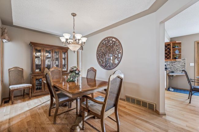 343 Shawinigan Place Sw, Home with 4 bedrooms, 2 bathrooms and 6 parking in Calgary AB | Image 10