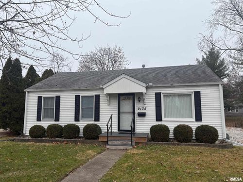 2135 W Harper Ter, Peoria, IL, 61604-2458 | Card Image