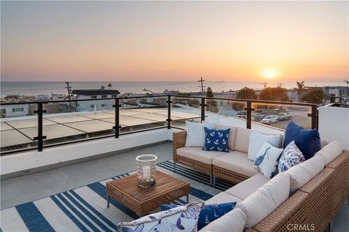 2141 Circle Dr, Hermosa Beach, CA, 90254-2840 | Card Image