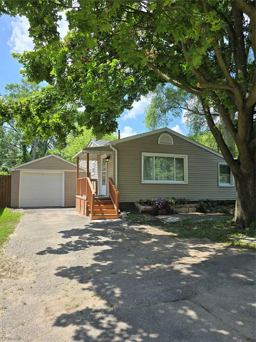 21411 Collingham Ave, Farmington Hills, MI, 48336-5815 | Card Image