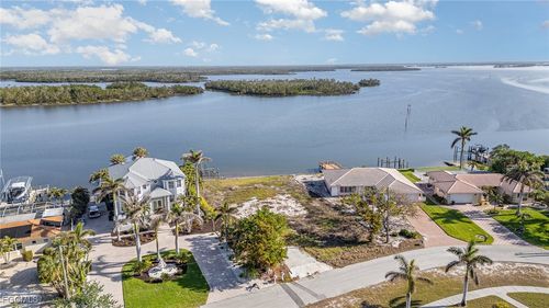 5636 Williams Dr, FORT MYERS BEACH, FL, 33931-4032 | Card Image