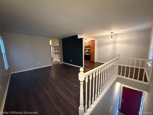 20-28378 Raleigh Crescent Dr, Chesterfield, MI, 48051-2308 | Card Image