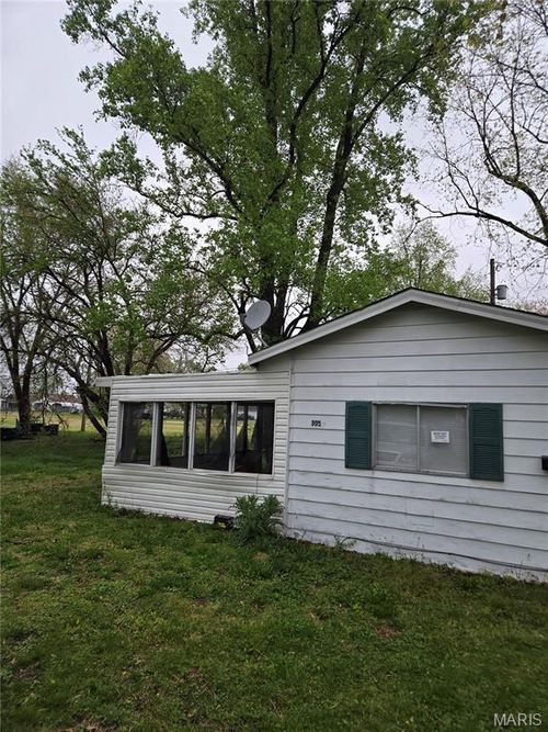 305 W 7th St, Cahokia, IL, 62206-1527 | Card Image