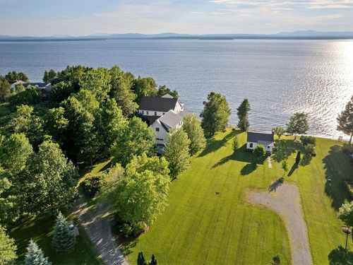 565 W Shore Rd, South Hero, VT, 05486-4404 | Card Image