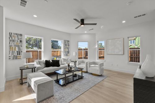 124 Homes Dr, Grand Prairie, TX, 75050 | Card Image