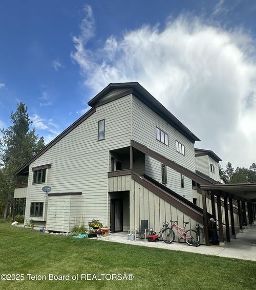 39-2-1-4450 Berry Dr, Wilson, WY, 83014 | Card Image