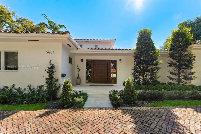5601 San Vicente St, House other with 4 bedrooms, 5 bathrooms and null parking in Coral Gables FL | Image 16