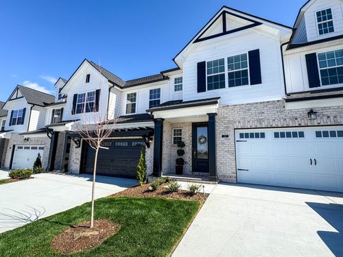 237 Glencrest Dr, Hendersonville, TN, 37075-4925 | Card Image