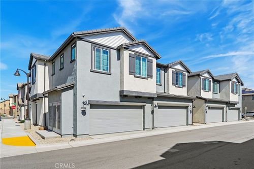 32600 Manhattan Ave, Winchester, CA, 92596-8077 | Card Image