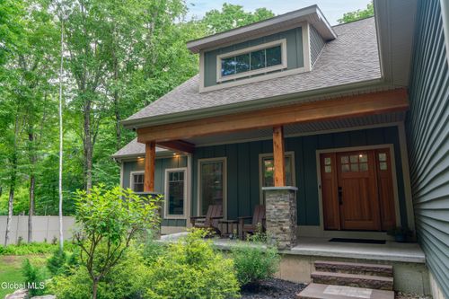 8 Caitlin Ct, Saratoga Springs, NY, 12866-5851 | Card Image