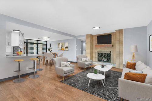 apt-1402-1777 Larimer St, Denver, CO, 80202-1546 | Card Image