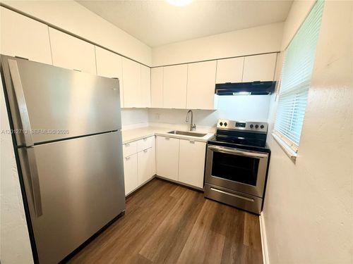 2-220 Ne 41st St, Oakland Park, FL, 33334-1455 | Card Image