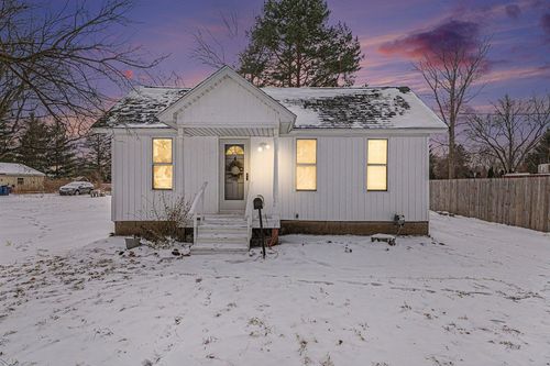 200 Nebobish Ave, Essexville, MI, 48732-1159 | Card Image