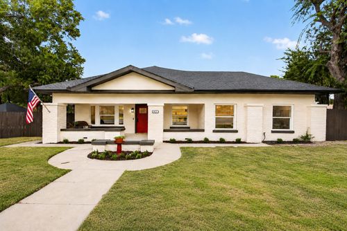411 S Bowie Dr, Weatherford, TX, 76086-4033 | Card Image