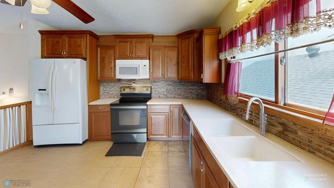 Kitchen-Defurnished | Image 7
