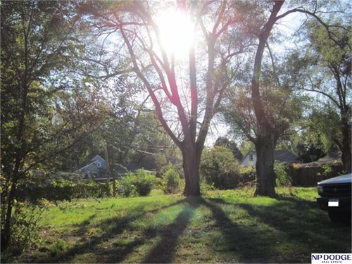 5323 N 8th St, Omaha, NE, 68110-1237 | Card Image