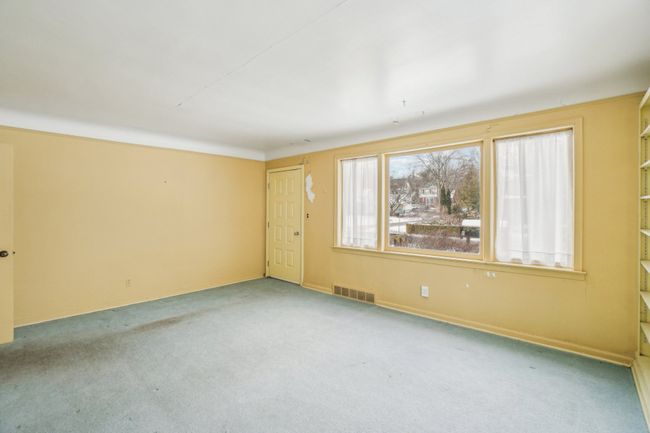 2155 Avondale St, House other with 3 bedrooms, 3 bathrooms and null parking in Sylvan Lake MI | Image 4