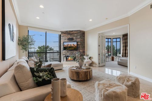 apt-410-11847 Gorham Ave, Los Angeles, CA, 90049-7901 | Card Image