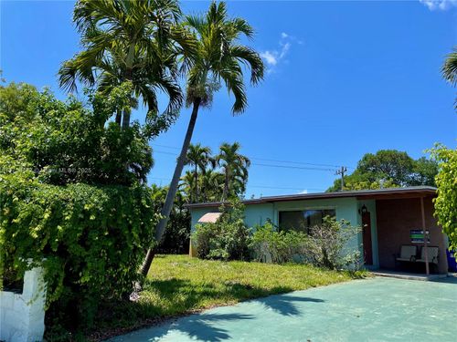 1560 Ne 42nd St, Pompano Beach, FL, 33064-6027 | Card Image