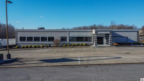 708 Complex Dr, Grand Rivers, KY, 42045-9106 | Card Image
