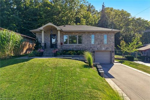 48 Brentwood Dr, Stoney Creek, ON, L8G2W8 | Card Image