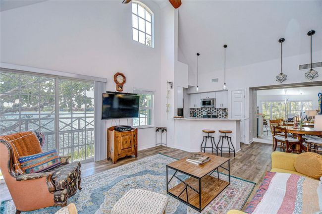 9304 Lake Chase Island Way, Condo with 3 bedrooms, 2 bathrooms and null parking in TAMPA FL | Image 21