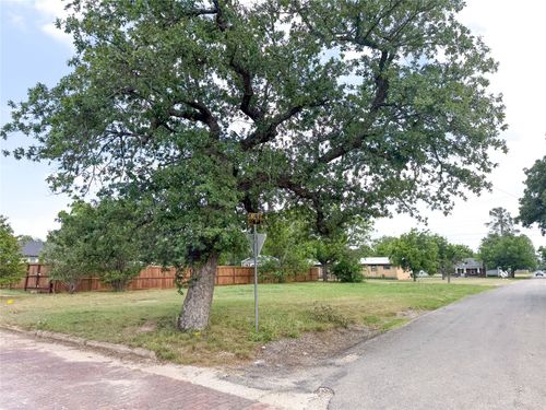 1111 W 9th St, Cisco, TX, 76437-3229 | Card Image