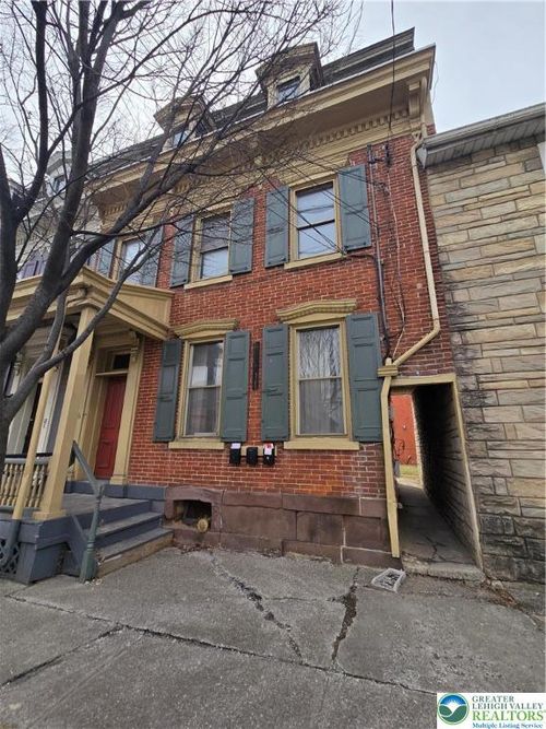 1f-16 E Main St, Macungie, PA, 18062-1358 | Card Image