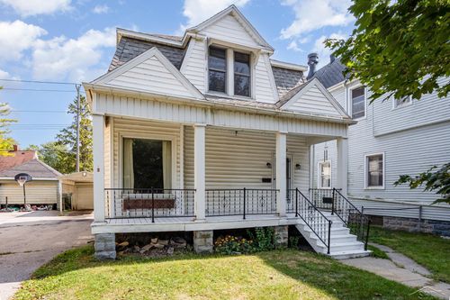 1617 Broadway St, Bay City, MI, 48708-8538 | Card Image