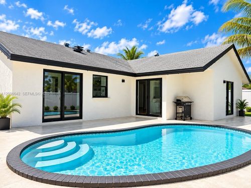 1-8211 Sw 4th Pl, North Lauderdale, FL, 33068-1015 | Card Image
