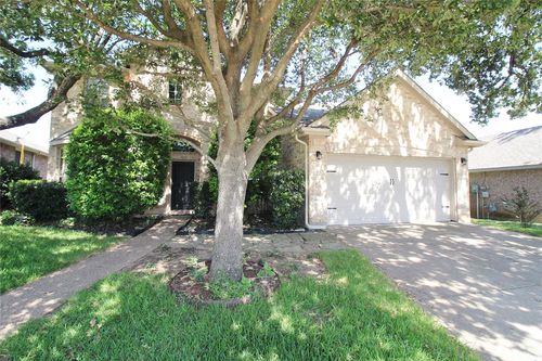 9205 Marble Falls Dr, Arlington, TX, 76002-3090 | Card Image