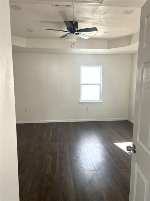 1516 Claire Ave, Gretna, LA, 70053-7438 | Card Image