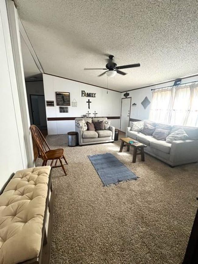 9870 N Leona Blvd, Home with 3 bedrooms, 2 bathrooms and null parking in Leona TX | Image 5