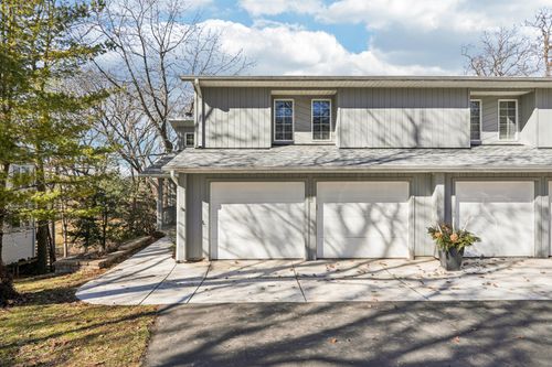 400 Country Club Dr, Lake Geneva, WI, 53147-1978 | Card Image