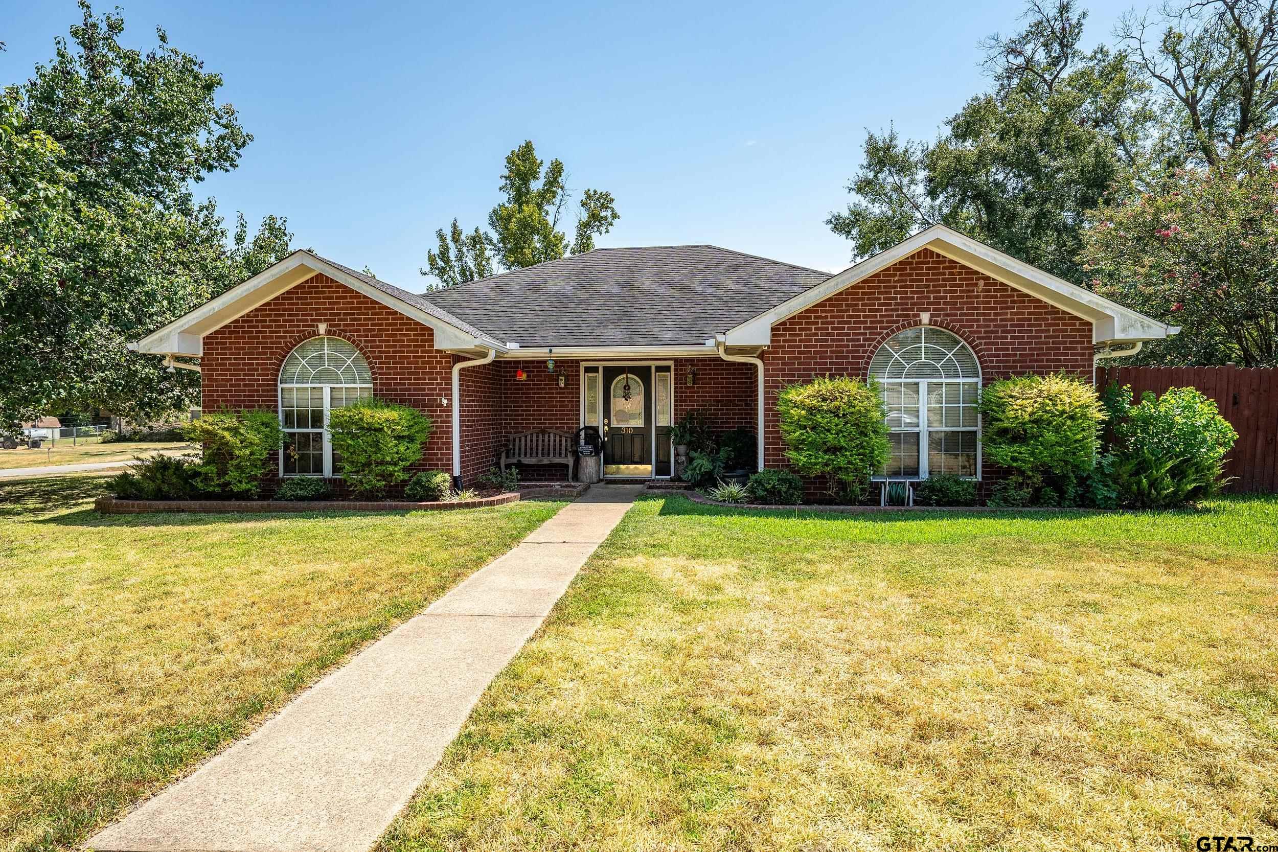 Residential in Lindale