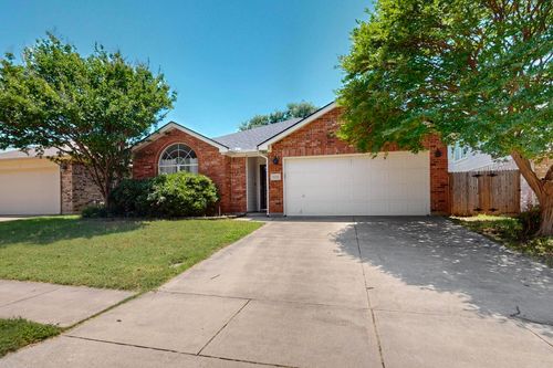9016 Brushy Creek Trl, Fort Worth, TX, 76118-7343 | Card Image