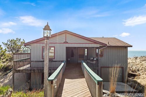 10713 Lost Valley Rd, Montague, MI, 49437-8501 | Card Image