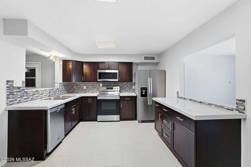 6915 E Tobin Pl, Tucson, AZ, 85730-2247 | Card Image