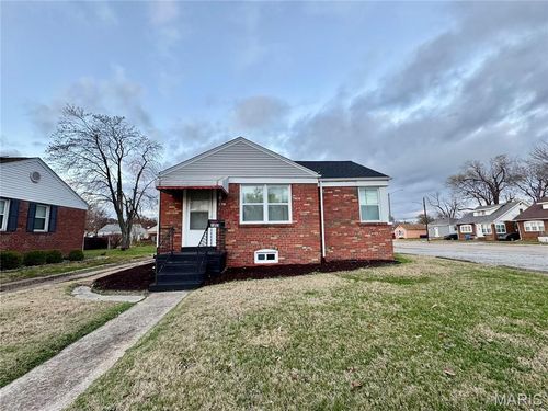 2665 E 27th St, Granite City, IL, 62040-4919 | Card Image