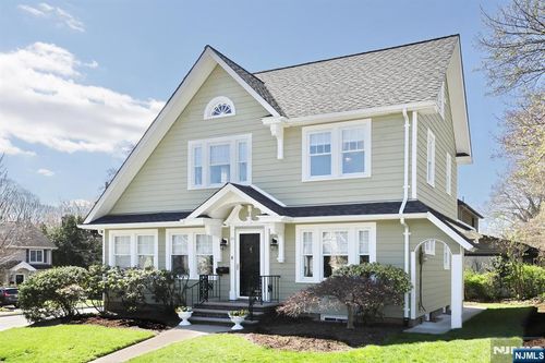 61 Fairview Avenue, Glen Rock, NJ, 07452 | Card Image