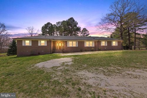 18246 White Pine Dr, Milford, VA, 22514-2203 | Card Image