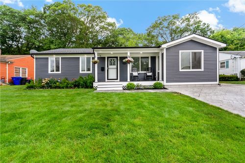 45 Ferncrest Dr, Riverside, RI, 02915-1812 | Card Image