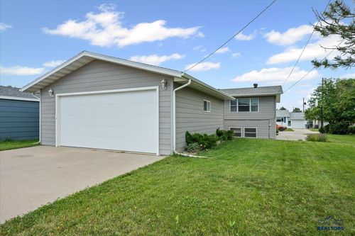 1932 Arizona Ave, Sturgis, SD, 57785-2217 | Card Image